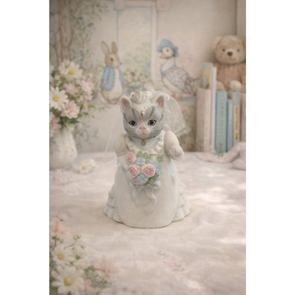 Vintage Schmid Kitty Cucumber Figurine Bride 1989